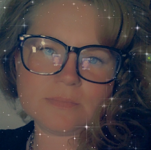 Meet your Posher, Becki - Picture 1 of 1